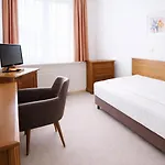 Stadthotel Carinthia Aparthotel 3*