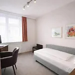 Stadthotel Carinthia Aparthotel 3*